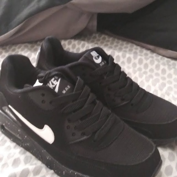 Shoes - Picture 4 of 6